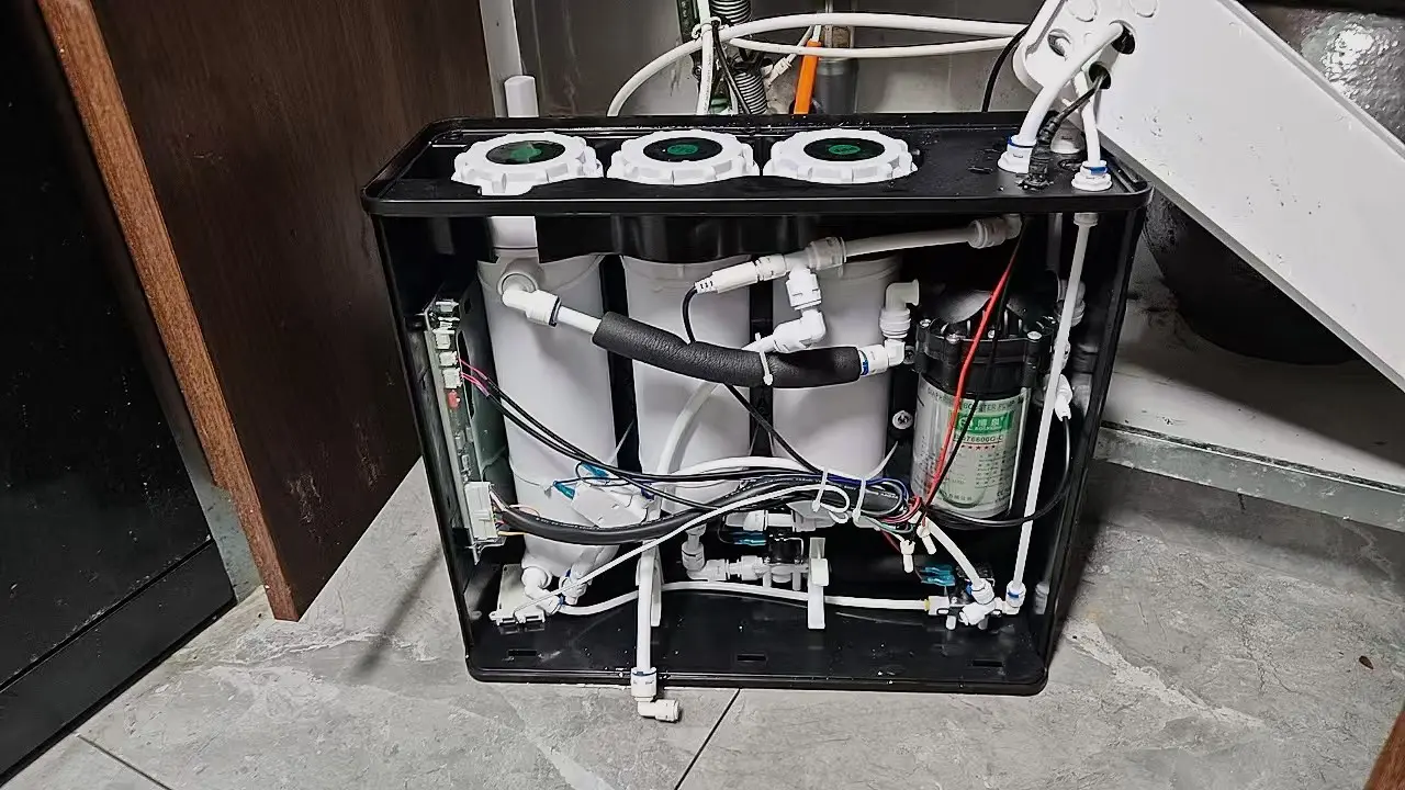 The Vereaqua cartridge fits perfectly in the AO_MIRESI water pufifier AOSMS-M8