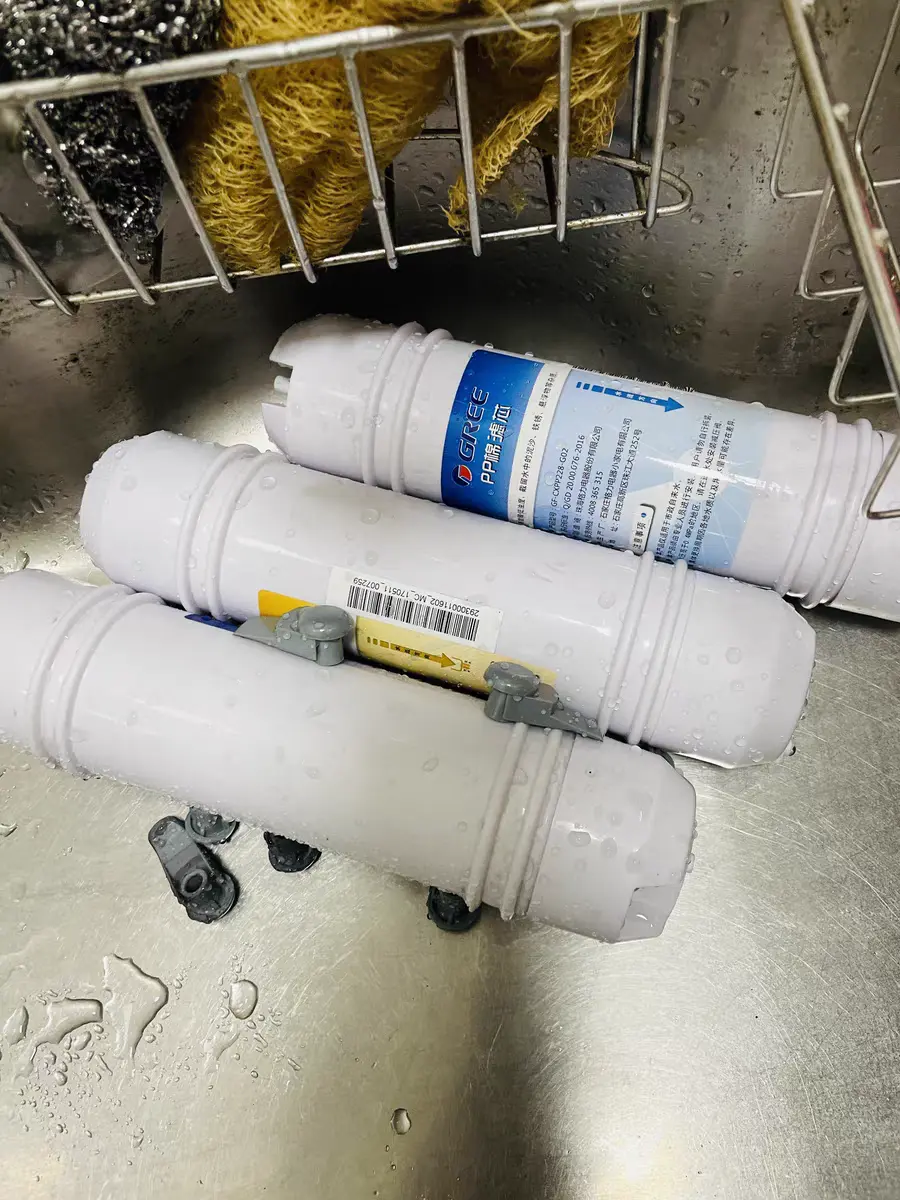 The Vereaqua cartridge fits perfectly in the Gree  WTE-PW8-5031