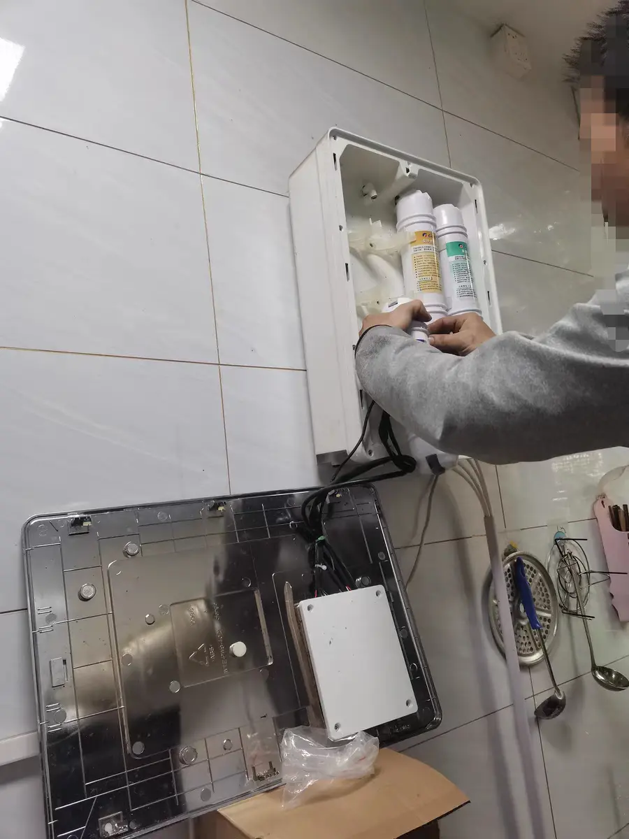 The Vereaqua cartridge fits perfectly in the Gree  WTE-PW8-5033