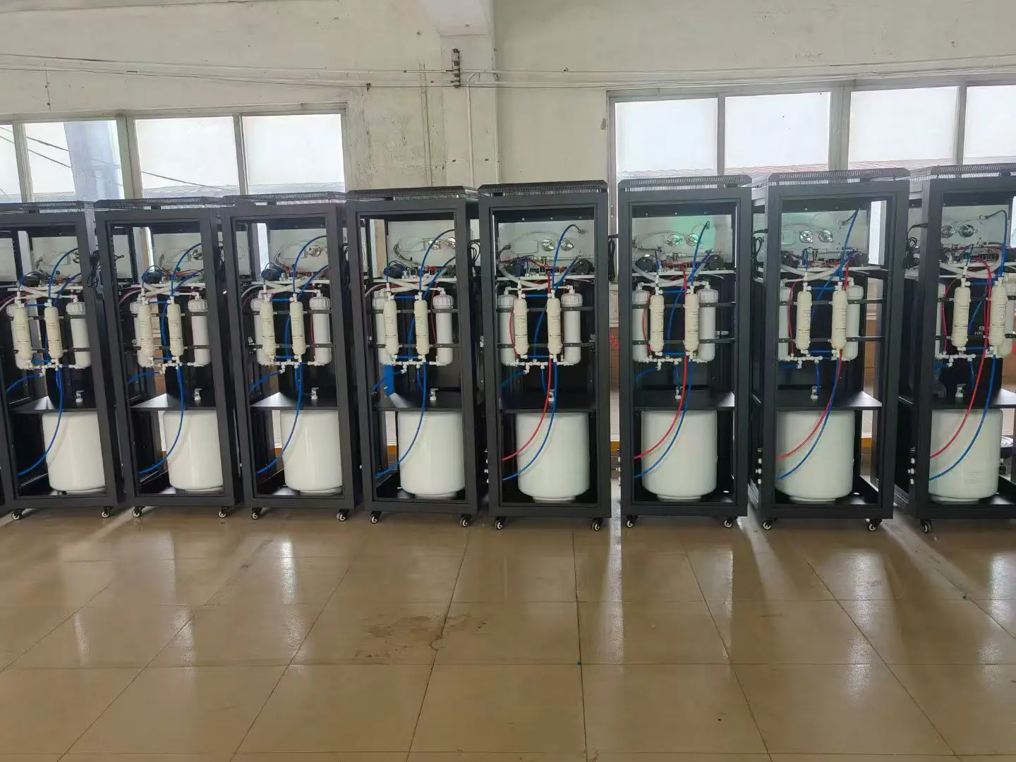 The water dispenser, now equipped with a Vereaqua filter, is ready to go