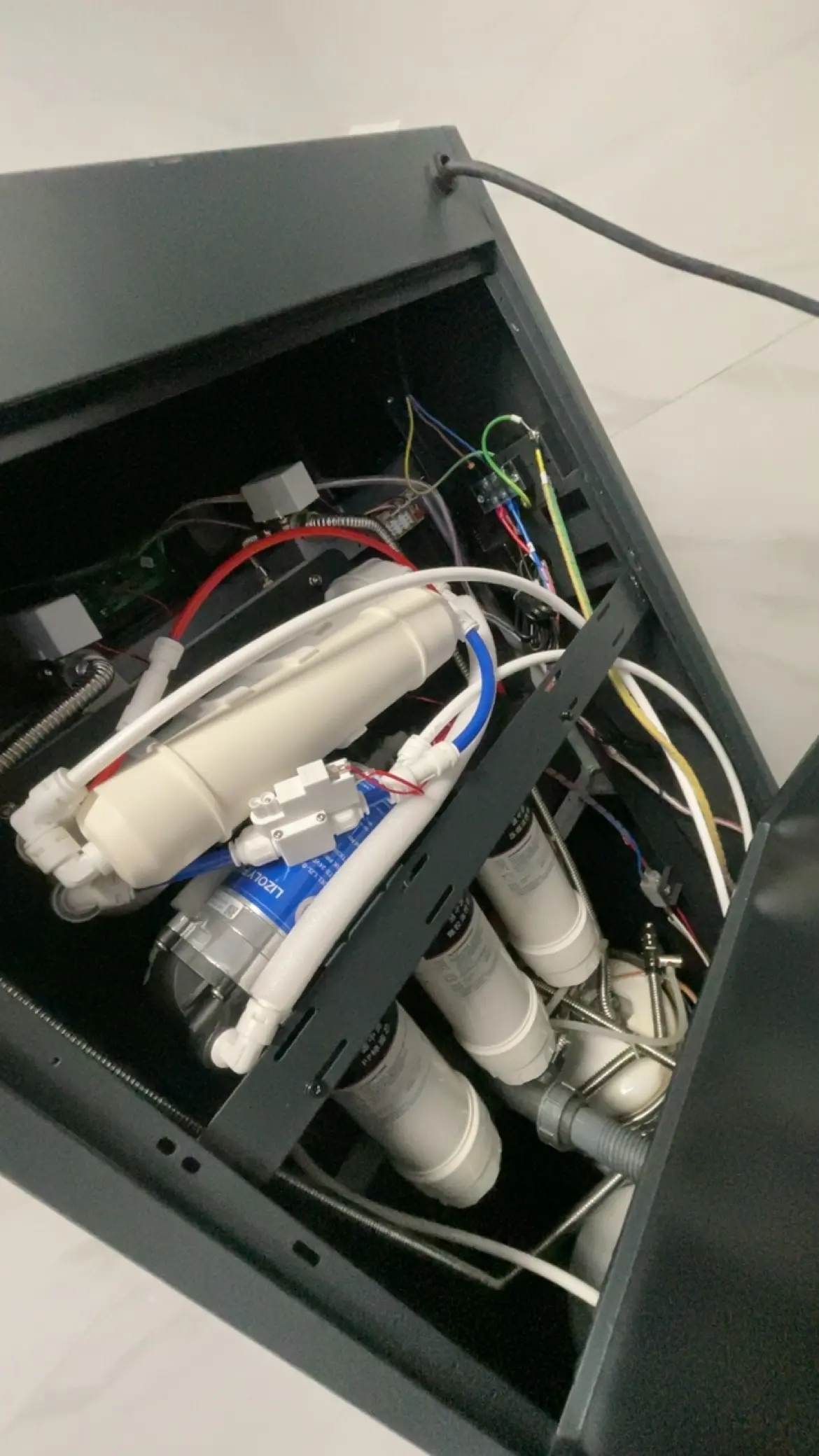 Redefining Commercial Maintenance: Vereaqua Integrated Quick-Connect Filters for Effortless Replacem